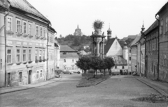 Szlovákia, Selmecbánya, Szentháromság tér, Szentháromság-szobor. Balra a háttérben a Leányvár., 1966, Mészáros Zoltán, Csehszlovákia, utcakép, Felvidék, szentháromság szobor, Szt Imre-ábrázolás, Fortepan #46576