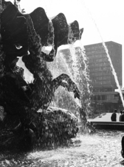 Germany, Berlin, Alexanderplatz, Neptun-szökőkút., 1970, Mészáros Zoltán, fountain, GDR, East-Berlin, Fortepan #46724