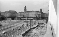 Germany, Berlin, Kelet-Berlin, Holzmarktstrasse a Stralauer Strasse felé nézve. Háttérben a Régi Városháza (Altes Stadthaus) és a Vörös Városháza (Rotes Rathaus) tornya., 1970, Mészáros Zoltán, railway, Hungarian brand, Ikarus-brand, GDR, East-Berlin, bus, Fortepan #46729