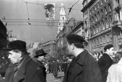 Magyarország, Budapest VII., Erzsébet (Lenin) körút a Rákóczi úttól nézve., 1956, Pesti Srác2, napsütés, forradalom, járókelő, utcakép, Budapest, Fortepan #46766