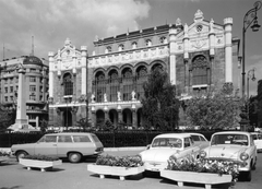 Magyarország, Budapest V., Vigadó tér, a Vigadó épülete., 1969, Fortepan, német gyártmány, Trabant-márka, szovjet gyártmány, emlékmű, Moszkvics-márka, Wartburg-márka, Feszl Frigyes-terv, automobil, rendszám, Budapest, rendezvényközpont, Opel Rekord A, Moszkvics 407, Fortepan #46769