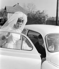 1965, Fortepan, wedding ceremony, bride, entering the car, Fortepan #4697