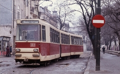 Románia, Bukarest, Strada Baniei a Piata Sfantul Gheorghe (Piata 1848) mellett., 1986, Urbán Tamás, színes, villamos, viszonylattábla, tömegközlekedés, viszonylatszám, Fortepan #46976