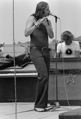 Magyarország, Miskolc, DVTK-stadion, Rockfesztivál. Török Ádám és Gallusz György (Mini együttes)., 1973, Urbán Tamás, híres ember, hangszer, színpad, fuvola, pianinó, orgona, Fortepan #47037