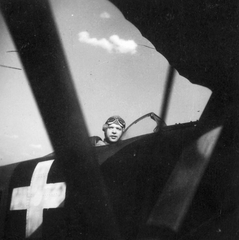 A Magyar Királyi Honvéd Légierő Fiat Cr-32 típusú vadászgépe., 1942, Vargha Zsuzsa, pilóta, repülőgép, vadászrepülő, Fiat-márka, olasz gyártmány, MKHL, második világháború, Fiat CR-32, Fortepan #47266