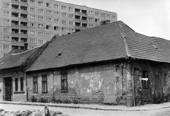 Magyarország, Óbuda, Budapest III., Korona (Dugovics Titusz) tér és Tanuló utca sarok. Balra a Krúdy ház., 1974, Óbudai Múzeum, Budapest, Fortepan #47351