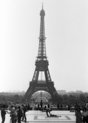 Franciaország, Párizs, Eiffel-torony a Chaillot-palotától nézve., 1983, Nagy Gyula, látkép, torony, Gustave Eiffel-terv, Fortepan #50008