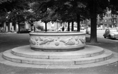 Svájc, Zürich, szökőkút a Sihlfeldstrasse és Gertrudstrasse sarkánál lévő parkban., 1969, Nagy Gyula, szökőkút, Fortepan #50039