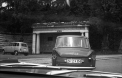 Svájc, Zürich, Toblerplatz., 1969, Nagy Gyula, Renault-márka, francia gyártmány, automobil, rendszám, DAF-márka, Renault 4, DAF 33, holland gyártmány, Fortepan #50049