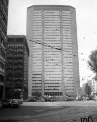 Olaszország, Milánó, Piazza Duca D'Aosta, Pirelli toronyház., 1969, Nagy Gyula, felhőkarcoló, modern építészet, Gio Ponti-terv, Pier Luigi Nervi-terv, Fortepan #50053