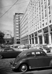 Olaszország, Milánó, Via Vittor Pisani a központi pályaudvar felé nézve., 1969, Nagy Gyula, Volkswagen-márka, automobil, Fiat 850, Volkswagen Bogár, Fiat 1300/1500, Fortepan #50057