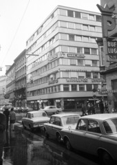 Ausztria, Bécs, Rotenturmstrasse, jobbra a Lichtensteg., 1969, Nagy Gyula, szovjet gyártmány, Moszkvics-márka, automobil, Fortepan #50078