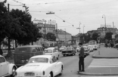 Ausztria, Bécs, Europaplatz, a Mariahilfer Gürtel felé nézve., 1969, Nagy Gyula, forgalom, német gyártmány, Opel-márka, utcakép, Volkswagen-márka, Volkswagen Karmann-Ghia, automobil, rendszám, Opel Kapitän, Opel Rekord P1, Volkswagen Typ2, Volkswagen Transporter 1, országjelzés, Fortepan #50087