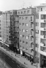 Magyarország, Budapest II., Margit körút (Mártírok útja) a Keleti Károly utcától a Fényes Elek utca felé nézve., 1981, Nagy Gyula, utcakép, neonreklám, Budapest, Fortepan #50098