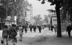 Magyarország, Városliget,Budapesti Nemzetközi Vásár, Budapest XIV., 1972, Nagy Gyula, reklám, nemzetközi vásár, sokaság, dekoráció, Budapest, Fortepan #50145