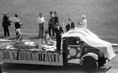 Magyarország, Népstadion, Budapest XIV., Színészek-Újságírók Rangadó (SZÚR)., 1969, Nagy Gyula, teherautó, esemény, hanglemez, Budapest, Fortepan #50285