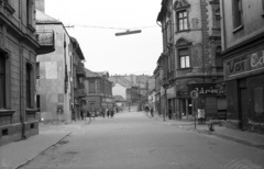 Magyarország, Pápa, Kossuth Lajos utca, jobbra a Deák Ferenc utca torkolata., 1965, Nagy Gyula, neon lámpa, Fortepan #50352