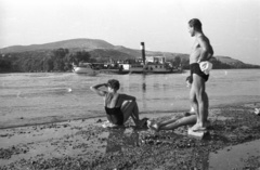 Hungary, szemben Szentendre, Pap-sziget., 1955, Nagy Gyula, ship, bathing, steamboat, Kőrös/Verecke ship, Fortepan #50404