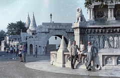 Magyarország, budai Vár, Budapest I., Szentháromság tér, Halászbástya, előtérben a Szent István szobor talapzata., 1964, Nagy Gyula, színes, szobor, Szent István-ábrázolás, Budapest, Fortepan #50420