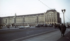 Németország, Drezda, Altmarkt., 1965, Nagy Gyula, színes, forgalom, teherautó, utcakép, NDK, lámpaoszlop, automobil, Fortepan #50440