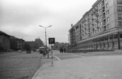 Lengyelország, Varsó, Aleje Jerozolimskie, az ulica Smolna torkolatától az ulica Nowy Swiat felé nézve., 1965, Nagy Gyula, gyalogátkelő, Fortepan #50544