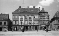 Hungary, Győr, Széchenyi tér, balra a Kenyér köz torkolata. Jobbra a Stelczer Lajos utca sarkán a Vastuskós ház., 1963, Nagy Gyula, Fortepan #50596