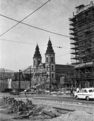 Magyarország, Budapest V., Belgrád rakpart a Március 15. tér felé nézve, szemben a Belvárosi templom., 1964, Nagy Gyula, templom, Trabant 600, Budapest, Fortepan #50626