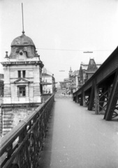 Magyarország, Budapest V.,Budapest IX., a Szabadság híd pesti hídfője a Vámház (Dimitrov) tér és a Vámház (Tolbuhin) körút felé nézve., 1964, Nagy Gyula, Budapest, Fortepan #50633