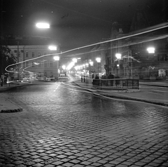 Hungary, Budapest V.,Budapest IX., Fővám (Dimitrov) tér, jobbra a Központi Vásárcsarnok., 1969, Fortepan, street view, genre painting, night, night, cobblestones, tram stop, market hall, Budapest, Samu Pecz-design, Fortepan #5073