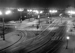 Hungary, Budapest XI., Szent Gellért tér., 1969, Fortepan, street view, signal, cop, night, lamp post, csibi lamp, tram stop, Budapest, Fortepan #5074