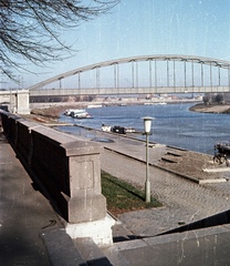 Hungary, Szeged, Korányi fasor, Tisza-part a Belvárosi híddal., 1963, Nagy Gyula, colorful, bridge, Győző Mihailich-design, Fortepan #50746