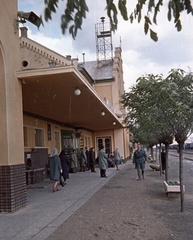 Hungary, Hajdúszoboszló, vasútállomás., 1963, Nagy Gyula, colorful, train station, Fortepan #50755