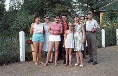 Hungary, Balatonmáriafürdő, Balatonmáriafürdő-alsó vasútállomás., 1963, Nagy Gyula, colorful, tableau, radio, portable radio, Fortepan #50772