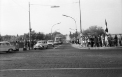 Magyarország, Budapest, Margit híd, szigeti lejáró., 1965, Nagy Gyula, forgalom, autóbusz, csehszlovák gyártmány, német gyártmány, Trabant-márka, tömeg, magyar gyártmány, Skoda-márka, Ikarus-márka, Ikarus 620/630, Skoda Octavia, Peugeot 404, Fortepan #50849