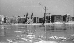 Hungary, Budapest V., az Erzsébet híd pesti hídfőjének építése Budáról nézve., 1963, Nagy Gyula, Danube, ice breaking, Budapest, Fortepan #50858