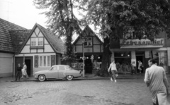 Németország, Warnemünde, Rostock, Kirchenstrasse - Alexandrinenstrasse kereszteződés., 1962, Nagy Gyula, üzlet, német gyártmány, Wartburg-márka, NDK, automobil, Wartburg 311/312, Fortepan #50936