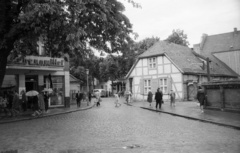 Németország, Warnemünde, Rostock, Kirchenstrasse - Alexandrinenstrasse kereszteződés., 1962, Nagy Gyula, NDK, Fortepan #50937