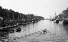 Németország, Warnemünde, Rostock, az Alter Strom kikötő., 1962, Nagy Gyula, csónak, NDK, motorcsónak, kikötő, Fortepan #50943