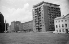 Németország, Rostock, Lange Strasse, balra a Marienkirche részlete, jobbra a Vogelsang., 1962, Nagy Gyula, NDK, Fortepan #50972