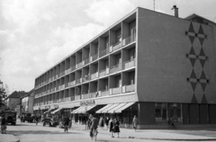 Magyarország, Szeged, Mars (Marx) tér, Szolgáltatóház., 1961, Nagy Gyula, kerékpár, lovaskocsi, teherautó, utcakép, életkép, Csepel-márka, fogat, Fortepan #51041