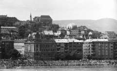 Magyarország, Budapest I., augusztus 20-i vízi és légiparádé a Széchenyi rakparttól nézve, a Bem rakpart házai., 1960, Nagy Gyula, augusztus 20, ejtőernyős, ejtőernyő, Budapest, Fortepan #51115