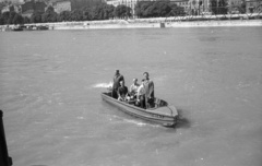 Magyarország, Budapest, rohamcsónak (rocsó) a Dunán a Kossuth híd bontásánál., 1960, Nagy Gyula, motorcsónak, Fortepan #51164