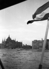 Magyarország, Budapest V., a Parlament és a Széchenyi rakpart a Dunáról nézve., 1960, Nagy Gyula, Steindl Imre-terv, neogótika, eklektikus építészet, Budapest, Fortepan #51203