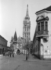 Magyarország, budai Vár, Budapest I., Szentháromság utca és a Mátyás-templom az Úri utcából nézve., 1959, Nagy Gyula, Budapest, Fortepan #51231