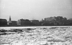 Magyarország, Budapest I., a zajló Duna. Túlparton a Döbrentei tér és a Várkert (Groza Péter) rakpart épületei és a Budavári Palota (korábban Királyi Palota)., 1959, Nagy Gyula, jégzajlás, Budapest, Fortepan #51246