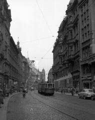 Csehország, Prága, Na Porici ulice., 1959, Nagy Gyula, Csehszlovákia, csehszlovák gyártmány, utcakép, Skoda-márka, villamos, kockakő, automobil, tömegközlekedés, Ringhoffer-márka, Fortepan #51336