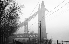 Hungary, Budapest V., a lerombolt Erzsébet híd pesti hídfője., 1955, Nagy Gyula, war damage, railing, wrecked bridge, lamp post, eclectic architecture, Budapest, suspension bridge, Duna-bridge, Antal Kherndl-design, Aurél Czekelius-design, Fortepan #51457