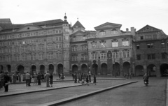 Csehország, Prága, Kisoldal tér (Malostranské námesti)., 1956, Nagy Gyula, Csehszlovákia, tér, utcakép, barokk-stílus, palota, klasszicizmus, országház, reneszánsz, kerengő, Giovanni Battista Alliprandi-terv, Josef Jäger-terv, Fortepan #51492