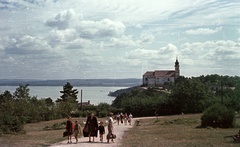 Magyarország,Balaton, Tihany, Visszhang domb, háttérben az apátság., 1958, Nagy Gyula, templom, színes, Fortepan #51582