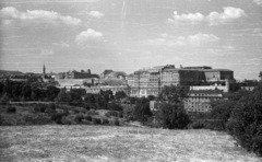 Magyarország, Tabán, Budapest I., a budai Vár, a Szent György tér épületei és a Budavári Palota (korábban Királyi Palota) a Hegyalja út felől nézve., 1959, Nagy Gyula, Budapest, Fortepan #51627